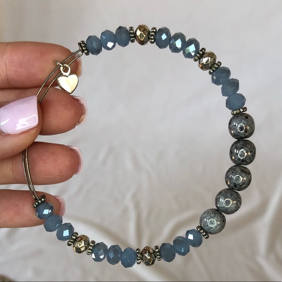 Handmade Blue Stone Bead Expandable Bracelet - Picture 6 of 6